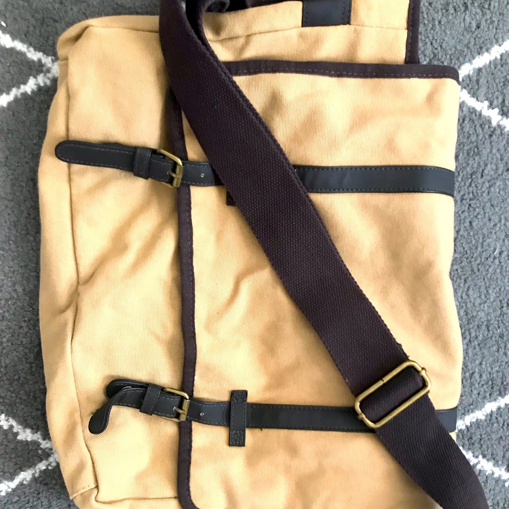 Canvas messenger bag